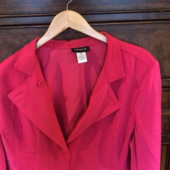BARBIE core Metro style hot pink blazer - Picture 7 of 7